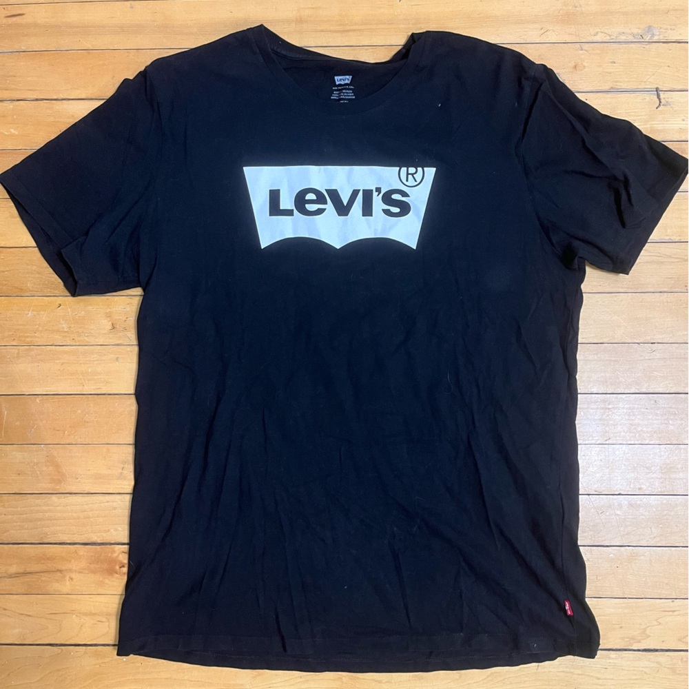 Levi's Black Short Sleeve Tee